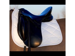 Dressage saddle pad white Dyon logo
